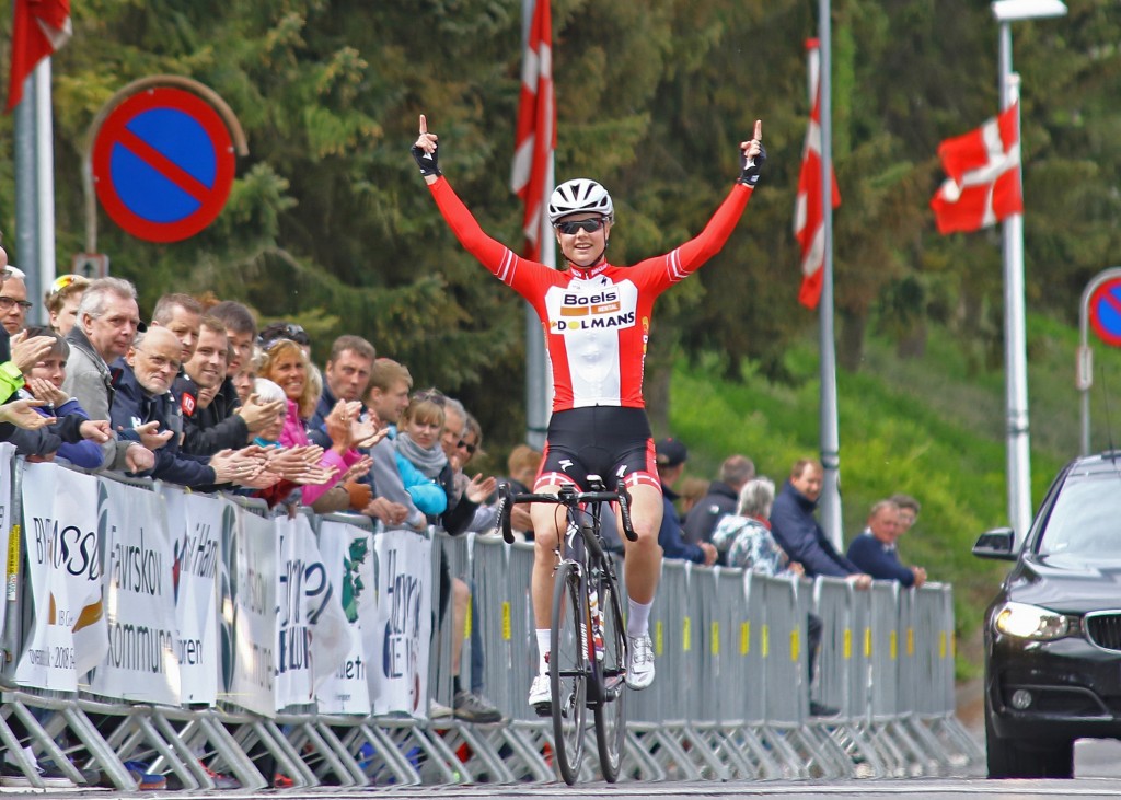 Amalie kommer alene hjem og vinder i Hammel - foto: tak til CyclingPhoto.dk