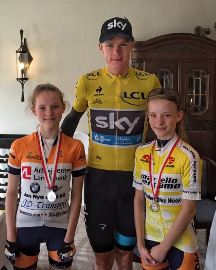 Trille, Nadja og så en eller anden, som påstår han har vundet et cykelløb i Frankrig :-)  - foto: Katja Paridon